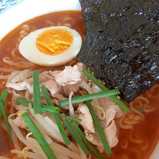 豚もやしのせ辛ラーメン